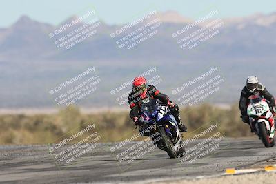 media/Dec-07-2025-CVMA (Sun) [[3e7d2de5dc]]/Race 8-Middleweight Shootout/